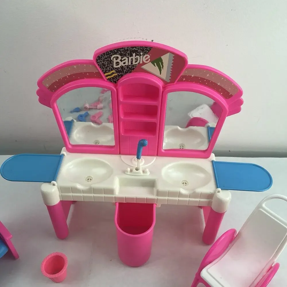 Vintage 1993 Barbie Cut & Style Hair Salon Beauty Parlor #67024 Set Mattel